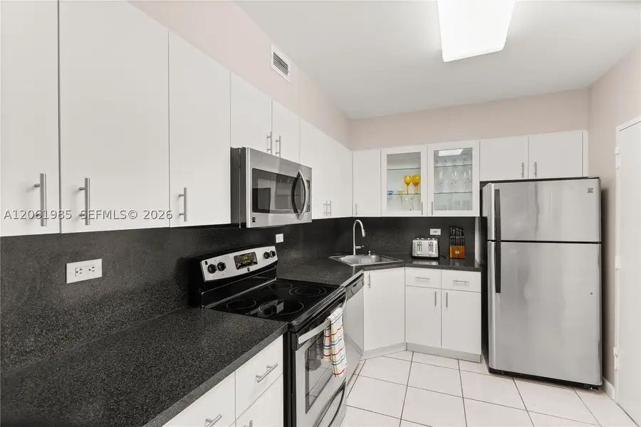5601 Collins Ave #1216, Miami Beach, FL 33140 - #2