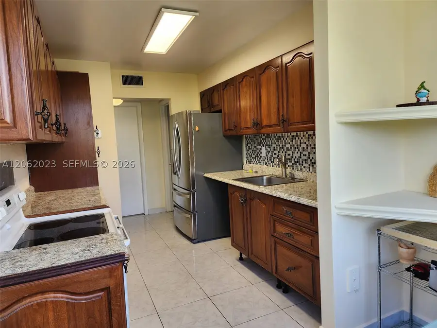 250 180th Dr #301, Sunny Isles Beach, FL 33160 - #3