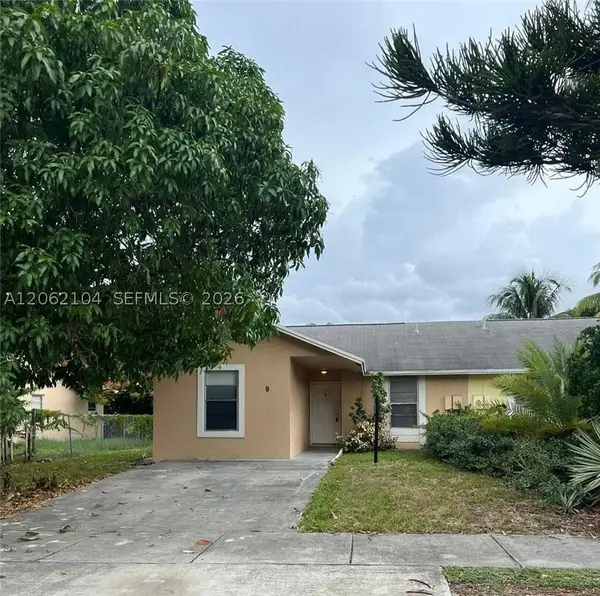 9 NE 44th St, Deerfield Beach, FL 33064