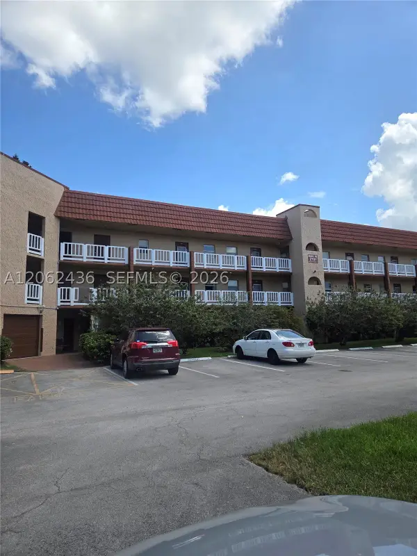 2781 N Pine Island Rd #207, Sunrise, FL 33322