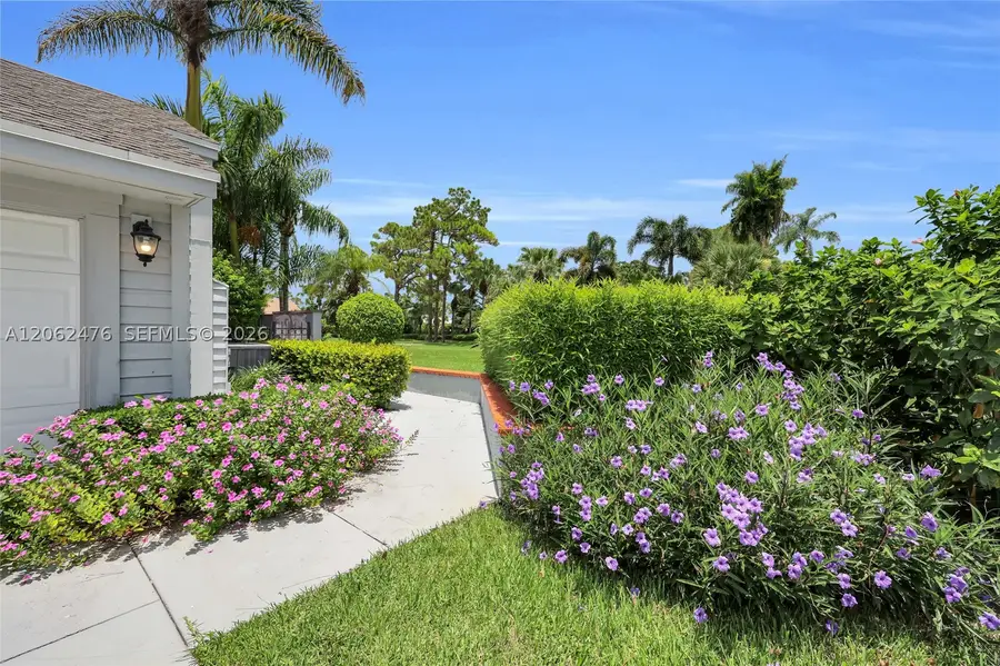 6879 Palm Grove Ct, Palm Beach Gardens, FL 33418 - #2