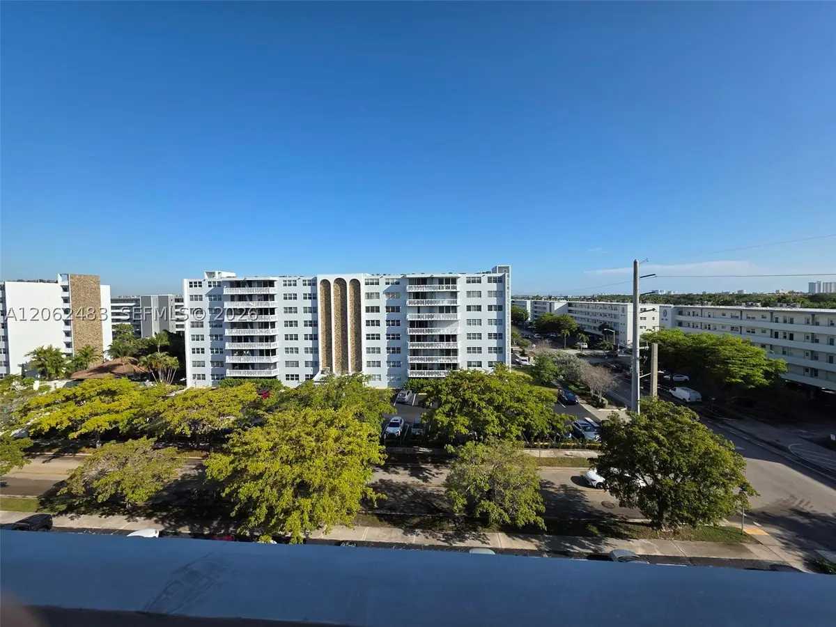 319 NE 14th Ave #702, Hallandale Beach, FL 33009 - #1