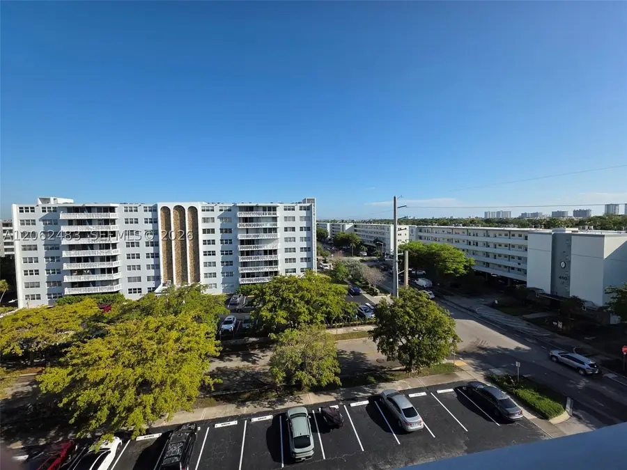 319 NE 14th Ave #702, Hallandale Beach, FL 33009 - #3