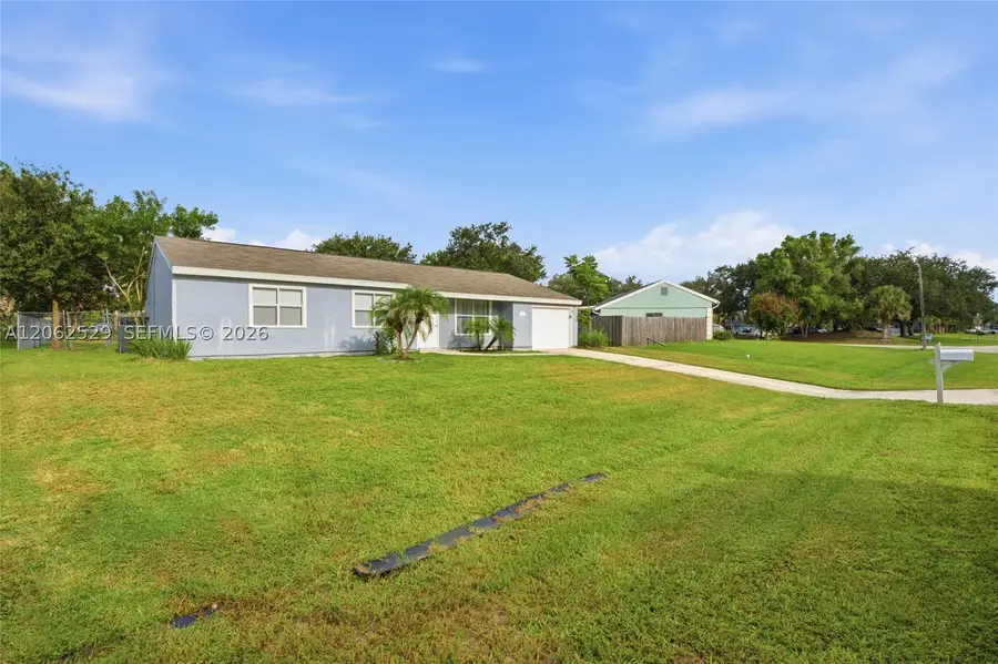 205 SW Kentwood Rd, Port Saint Lucie, FL 34953 - #2
