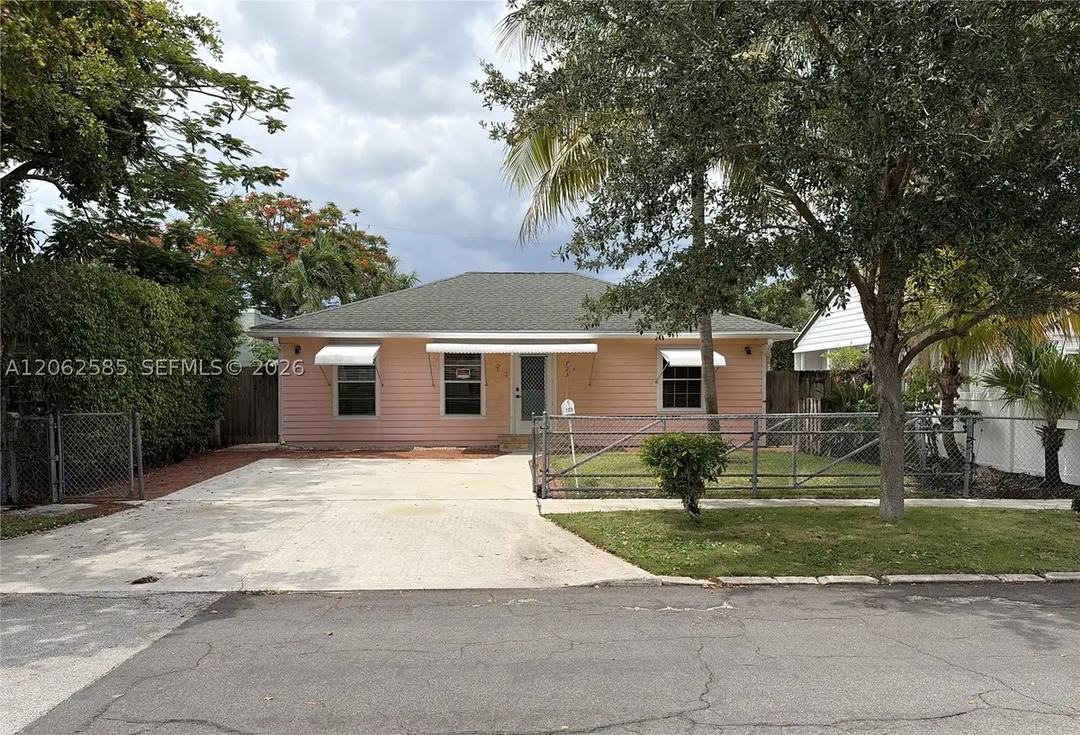 723 Valley Forge Rd, West Palm Beach, FL 33405 - #1
