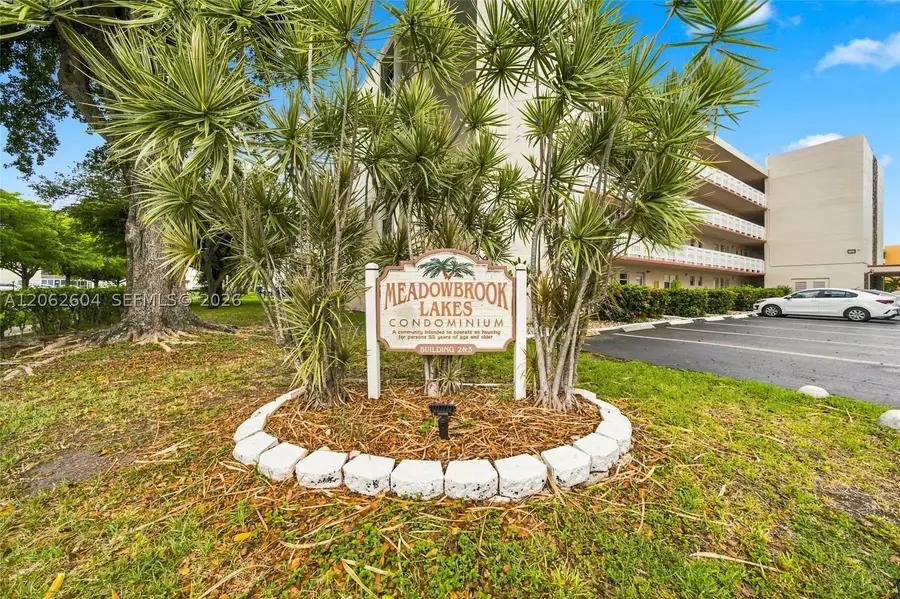 206 SE 10th St #203, Dania Beach, FL 33004 - #3