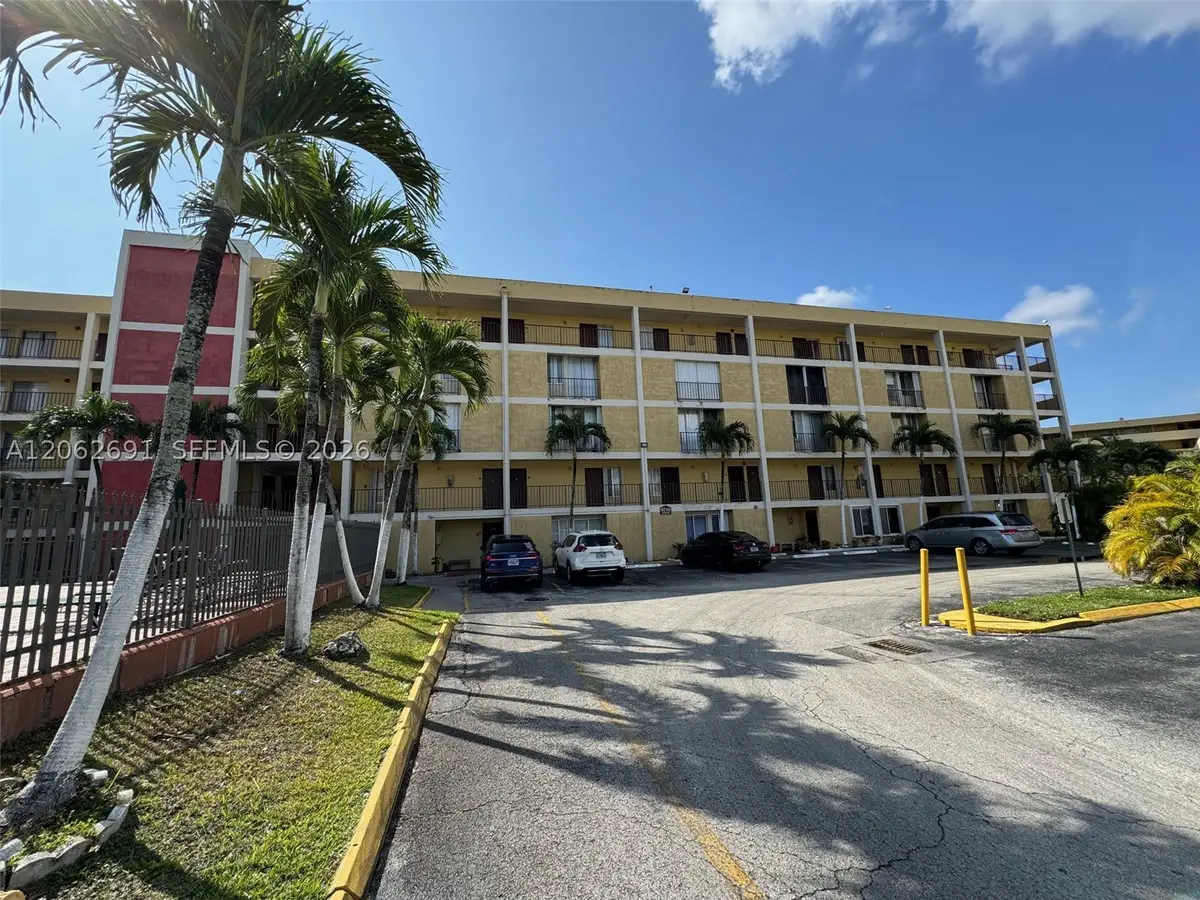 9240 Fontainebleau Blvd #204, Miami, FL 33172 - #1