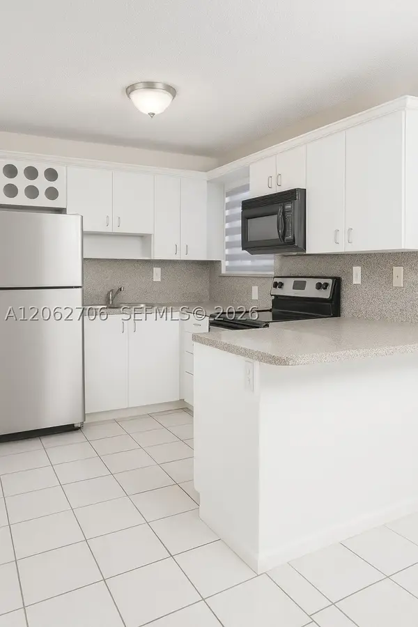 8170 NW 10th St #2, Miami, FL 33126