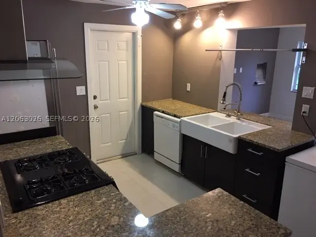 7521 NW 23rd St, Sunrise, FL 33313 - #1