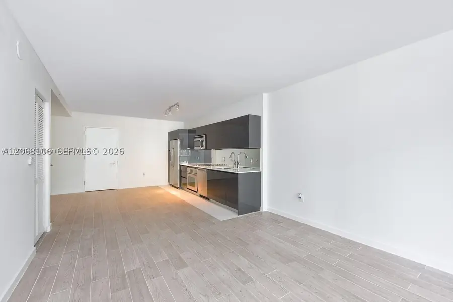 31 SE 6th St #406, Miami, FL 33131 - #3
