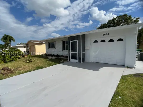 6990 NW 17th St, Margate, FL 33063
