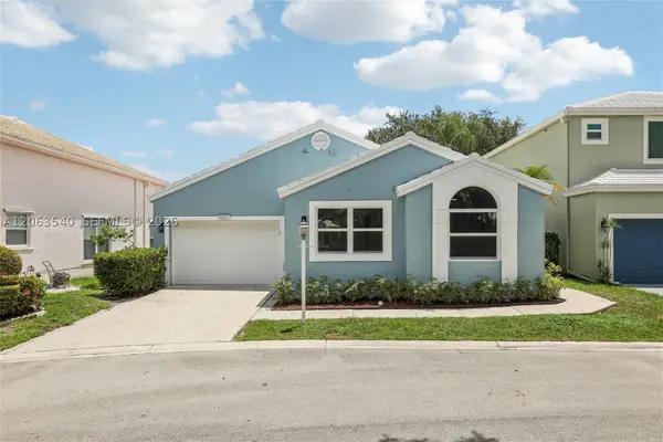 9613 NW 8th Cir, Plantation, FL 33324