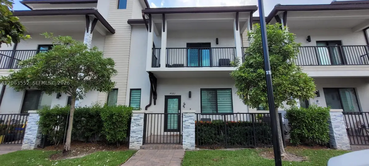 4682 NW 83rd Ave, Doral, FL 33166 - #1