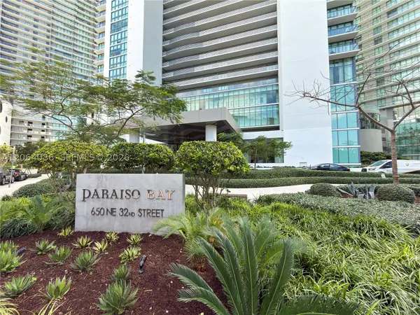 650 NE 32nd St #802, Miami, FL 33137