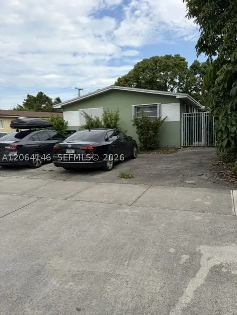 210 E 10th St, Hialeah, FL 33010