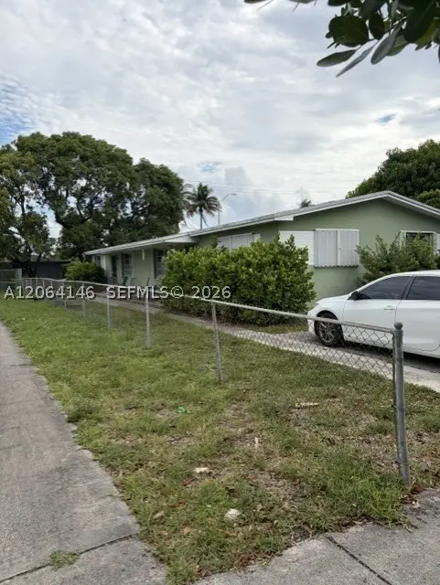 210 E 10th St, Hialeah, FL 33010 - #2
