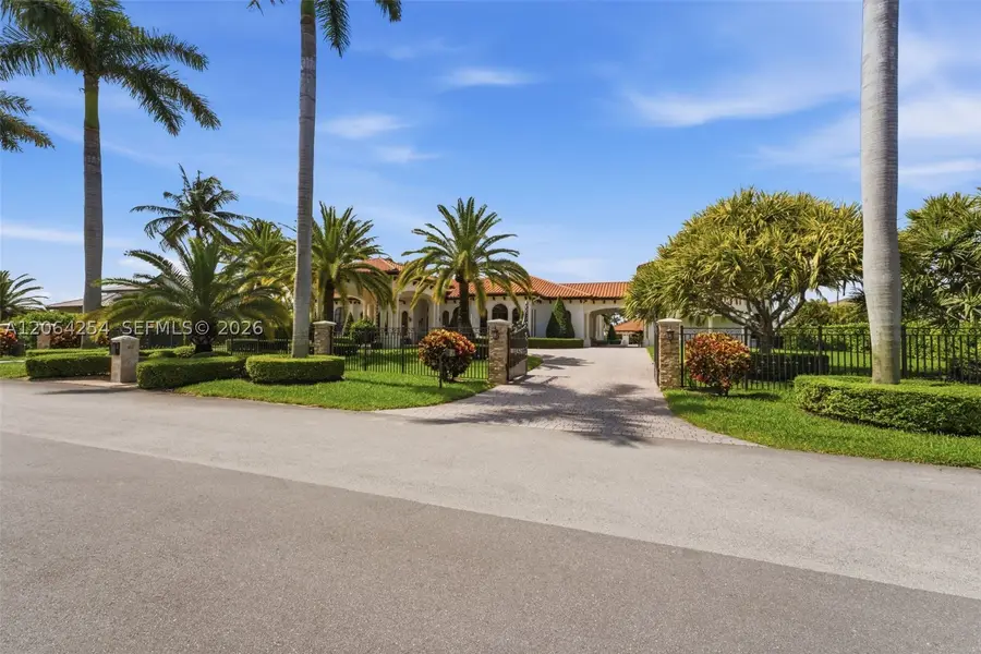 10181 NW 131st St, Hialeah Gardens, FL 33018 - #2