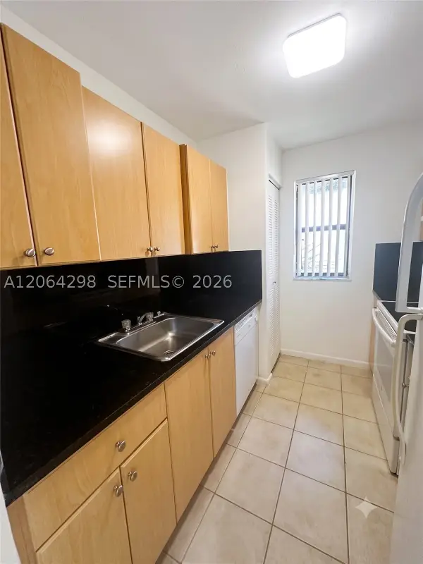 7220 NW 179 St #201, Hialeah, FL 33015