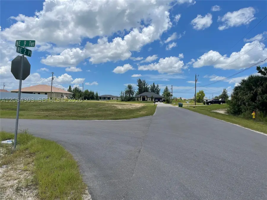 216 NE 9th Terr, Cape Coral, FL 33909 - #3