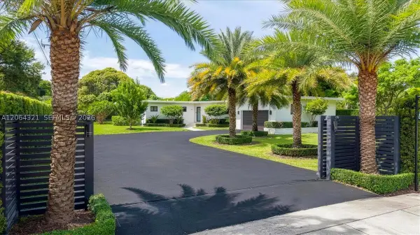 7240 Sunset Dr, Miami, FL 33143