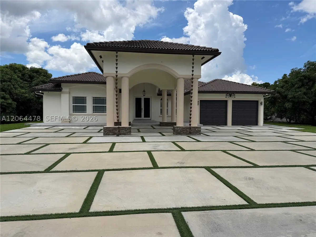 19690 SW 210th St, Miami, FL 33187 - #1