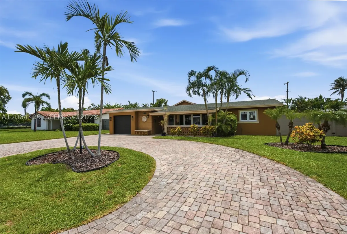 5640 NE 16th Ave, Fort Lauderdale, FL 33334 - #1