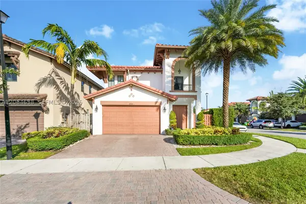 8723 NW 102nd Pl, Doral, FL 33178