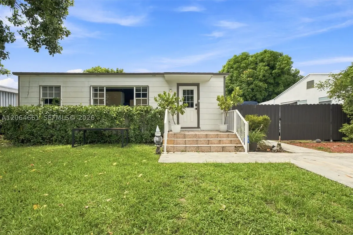 240 Carlisle Dr, Miami Springs, FL 33166 - #1
