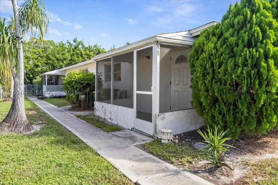 681/683 95th Ave N, Naples, FL 34108 - #3
