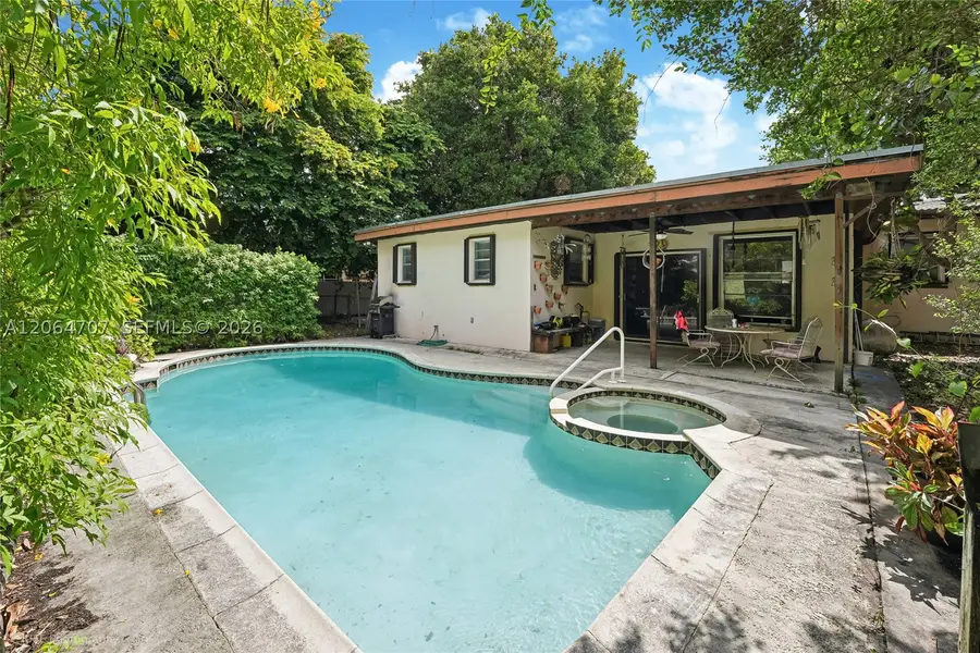 350 To To Lo Chee Dr, Hialeah, FL 33010 - #2
