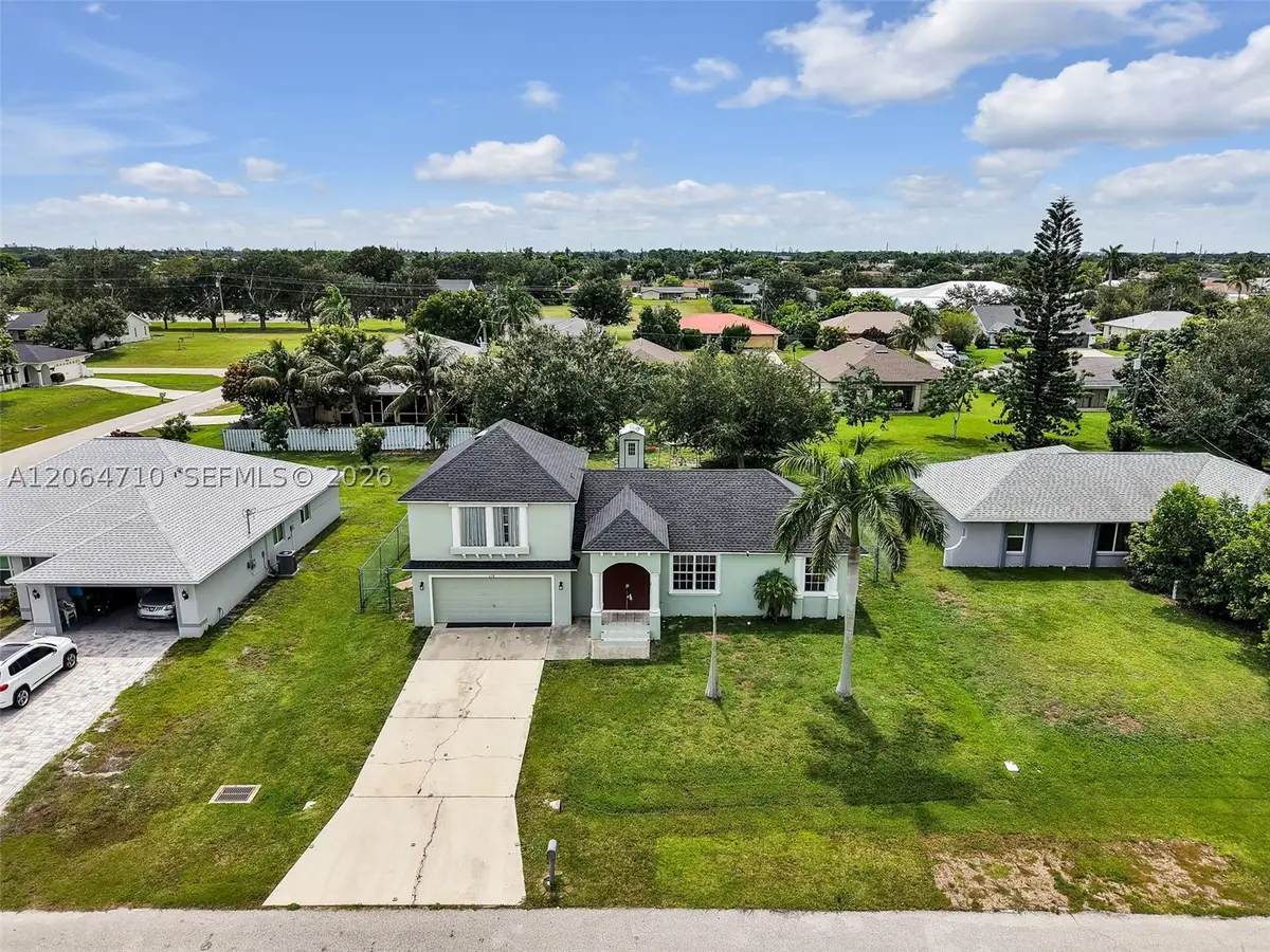 928 SE 5 Ct, Cape Coral, FL 33990 - #1