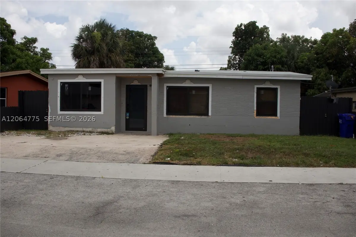 2732 NW 5th St, Pompano Beach, FL 33069 - #1
