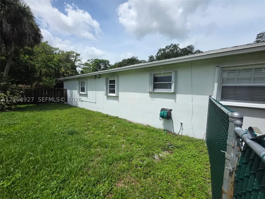 4020 SW 2nd St, Plantation, FL 33317 - #2