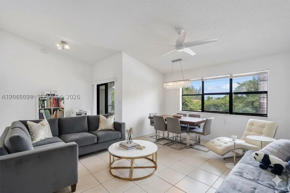 610 S Park Rd #35-1, Hollywood, FL 33021 - #1