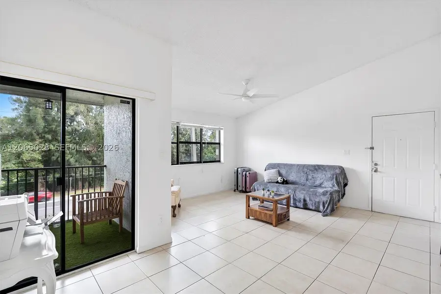 610 S Park Rd #35-1, Hollywood, FL 33021 - #2