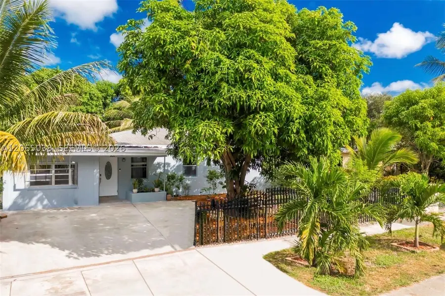 951 NE 157th Ter, North Miami Beach, FL 33162 - #3