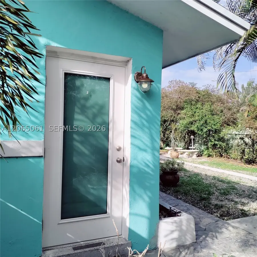 123-125 SW 19th Ave 1-3, Fort Lauderdale, FL 33312 - #2