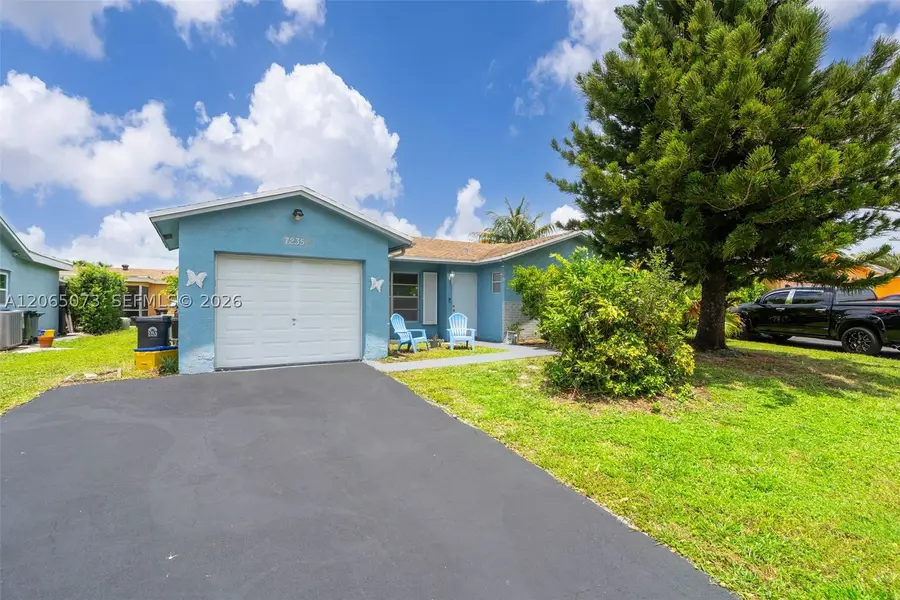 7235 Pine Bluff Dr, Lake Worth, FL 33467 - #2