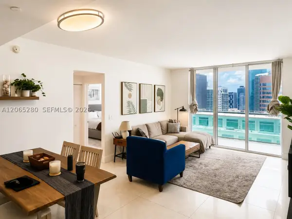 950 Brickell Bay Dr #3904, Miami, FL 33131