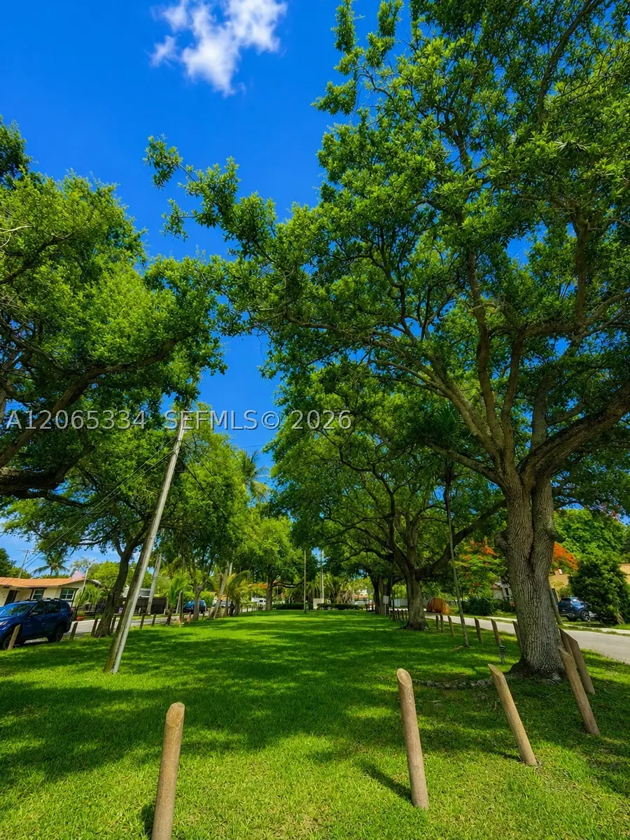470 NE 130th St, North Miami, FL 33161 - #3