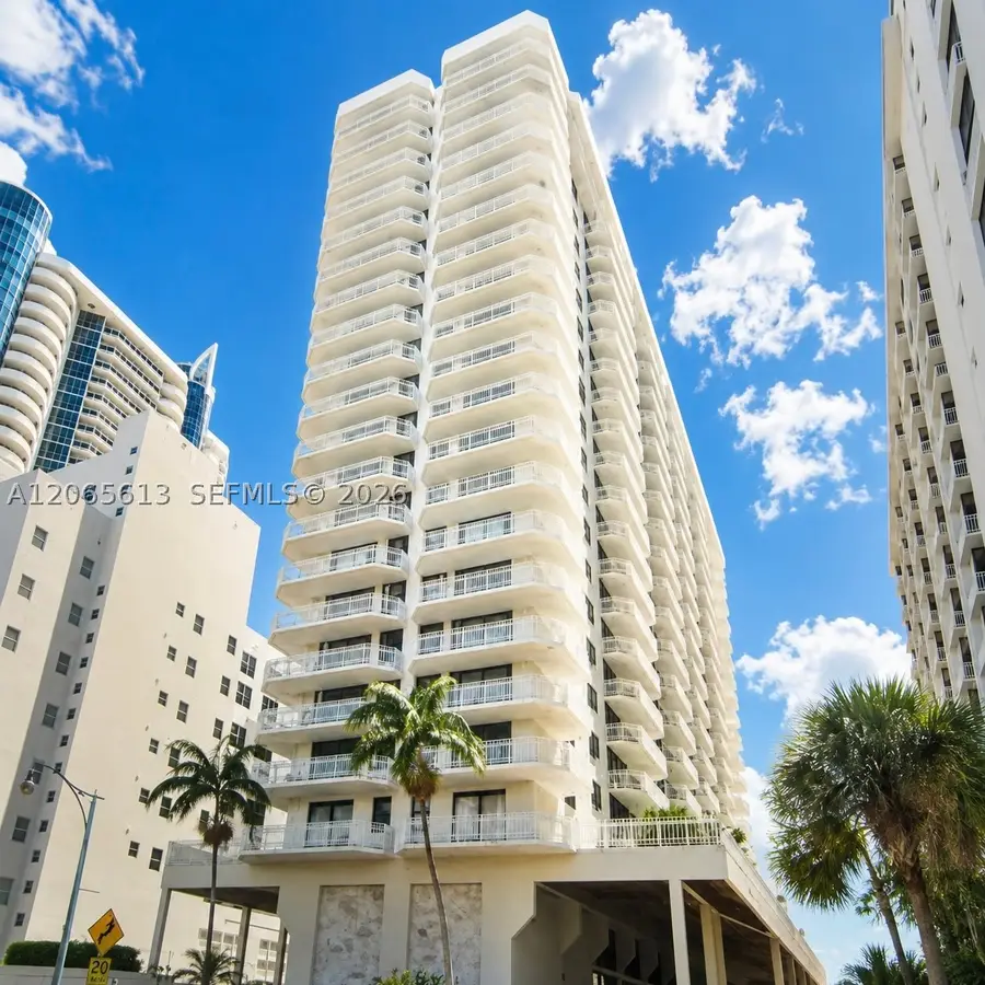 6061 Collins Ave #16E, Miami Beach, FL 33140 - #2