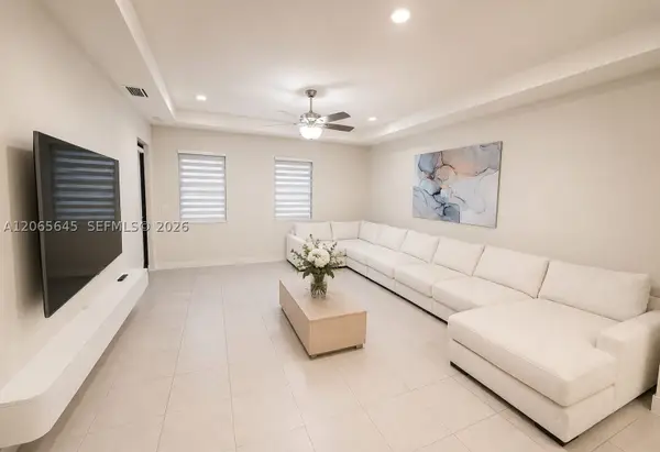 10407 NW 82nd St #34, Doral, FL 33178
