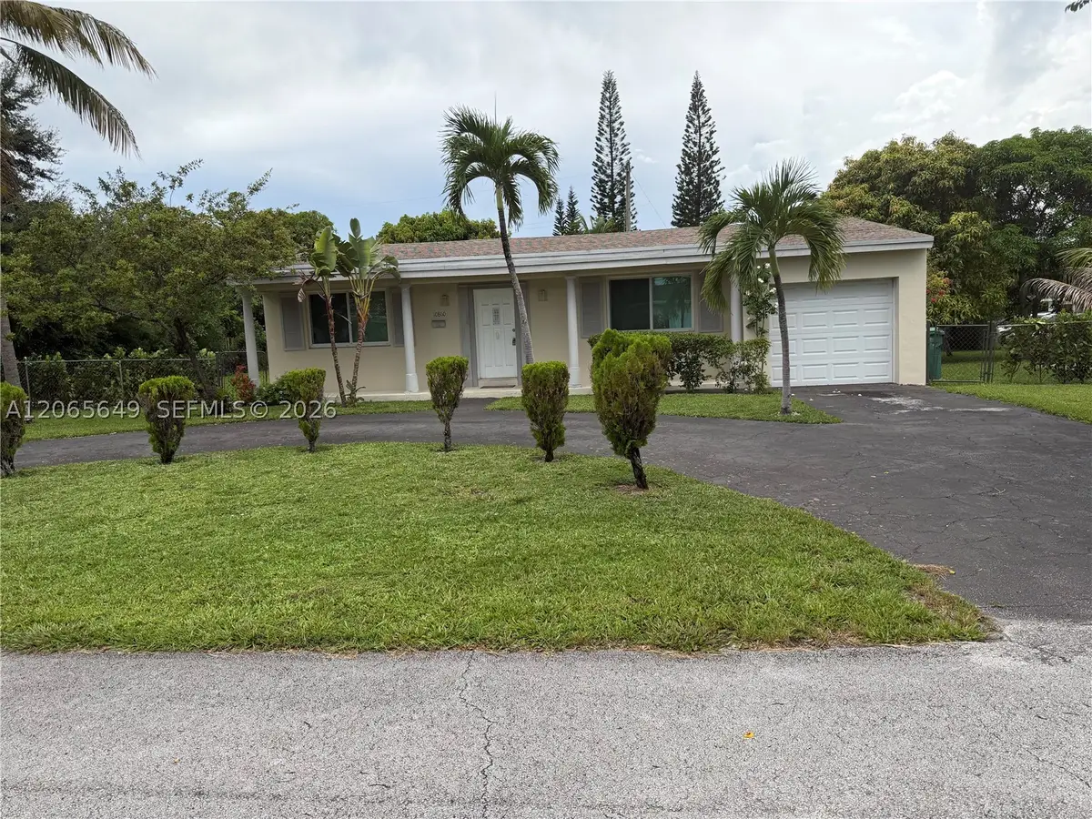 10860 NE 11th Ave, Miami, FL 33161 - #1