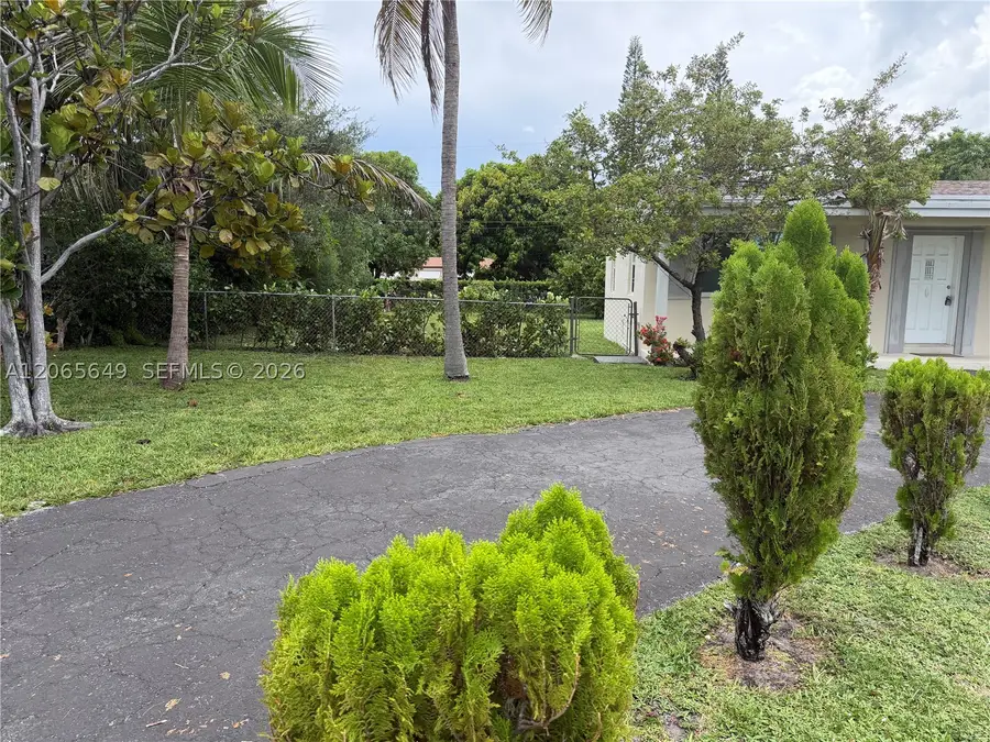 10860 NE 11th Ave, Miami, FL 33161 - #2