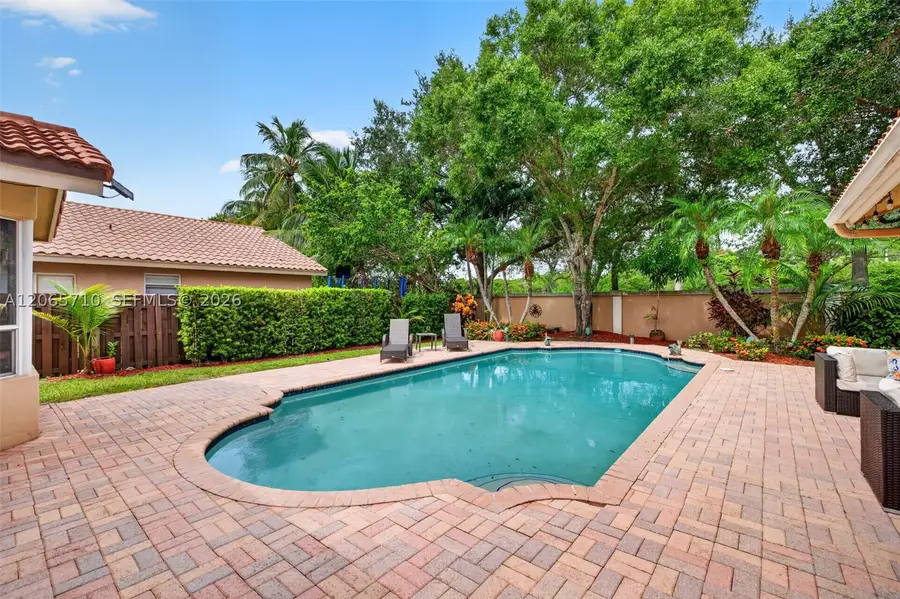 581 NW 110th Ave, Plantation, FL 33324 - #2