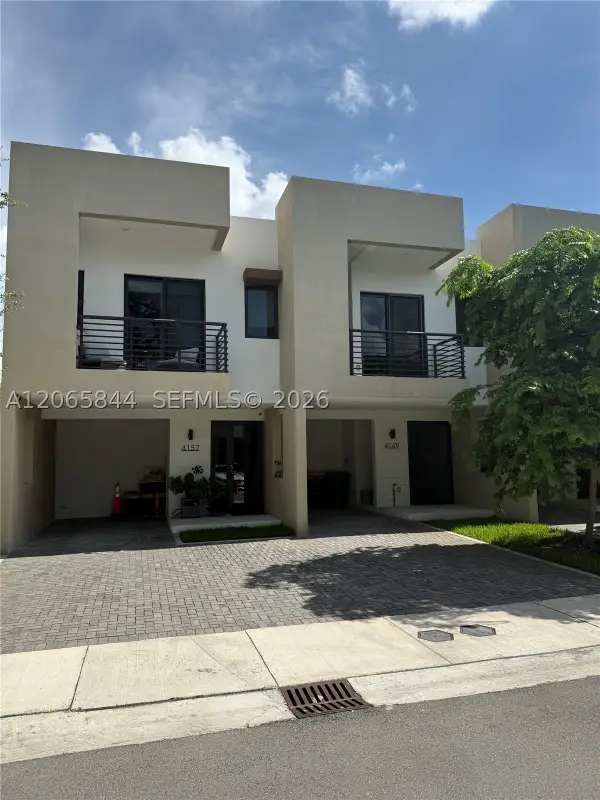 4149 N Oak Pl, Dania Beach, FL 33314