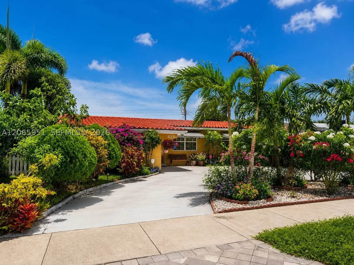 201 NE 57th Ct, Oakland Park, FL 33334 - #1