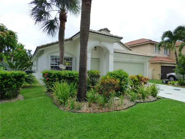 474 SW 205th Ave, Pembroke Pines, FL 33029
