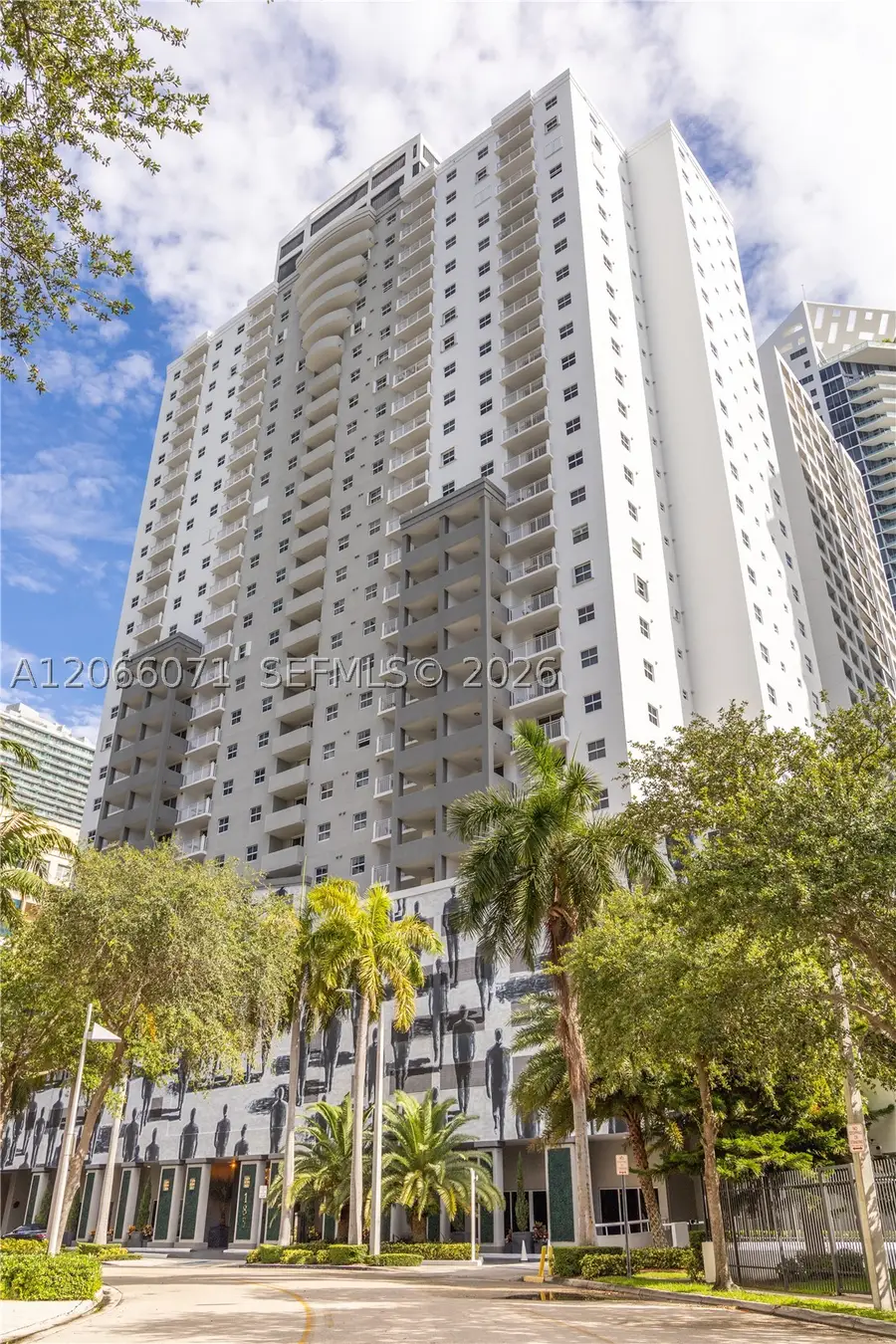 185 SE 14th Ter #1010, Miami, FL 33131 - #2