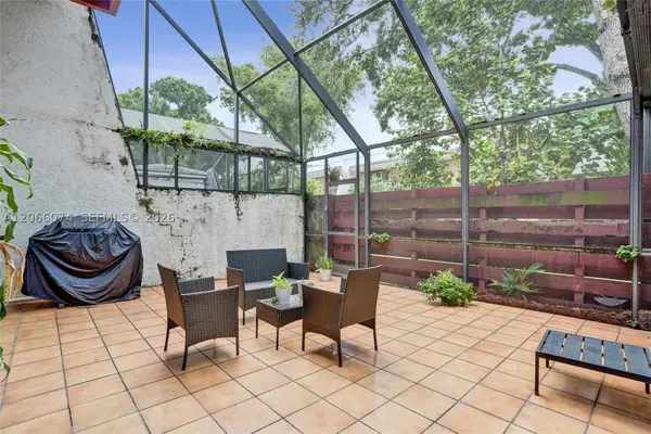 3003 Lakewood Ln, Hollywood, FL 33021